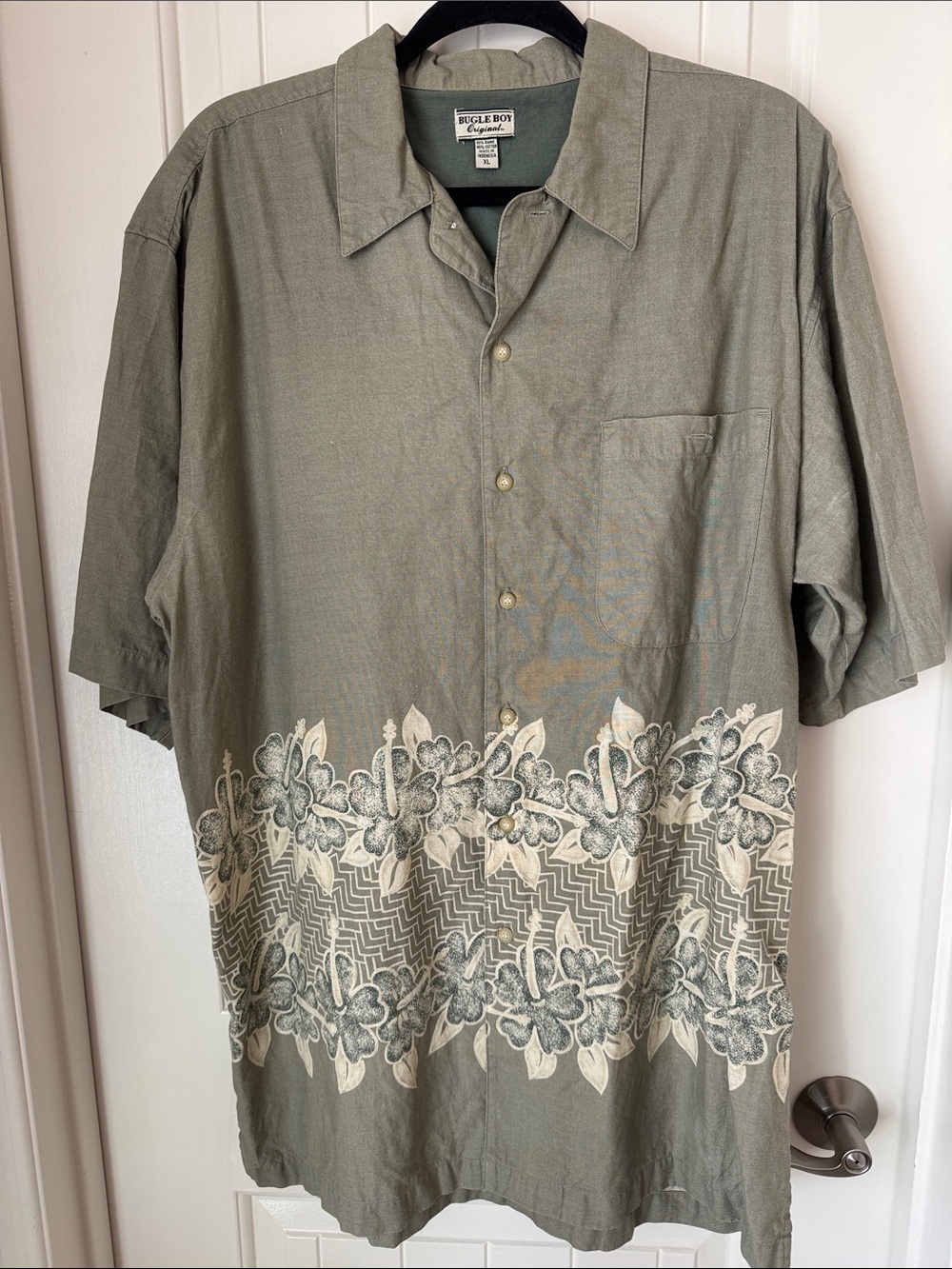 Bugle Boy Original Olive Green Short-Sleeve Button-Up Cream Hawaiian Floral